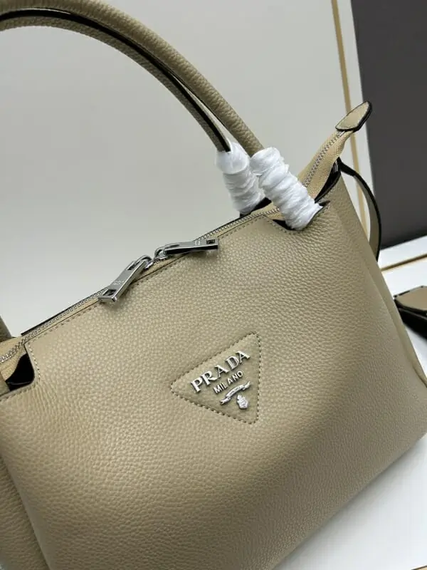 prada aaa qualite sac a main  pour femme s_12105733